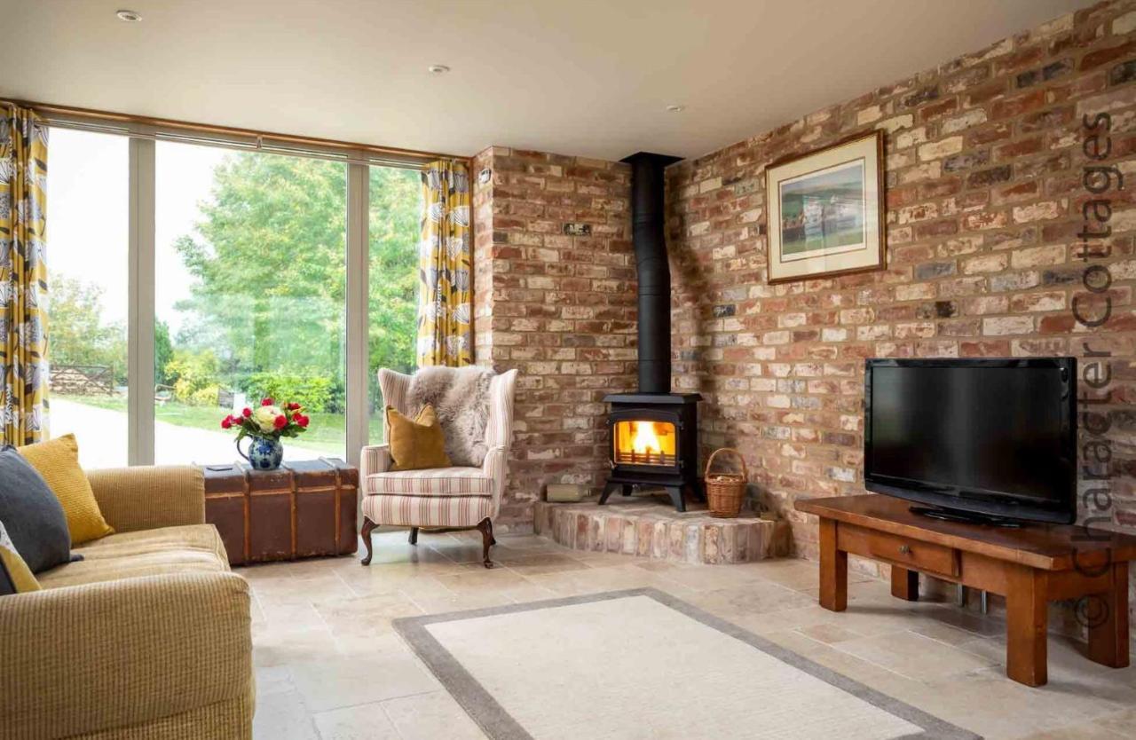 Flynn'S Barn Villa Aylworth Exterior foto