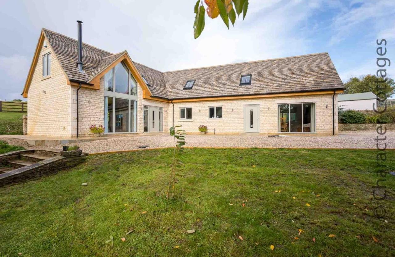 Flynn'S Barn Villa Aylworth Exterior foto